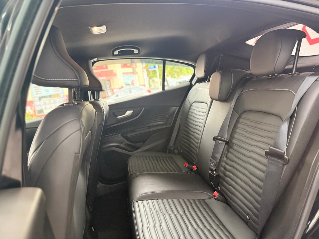 Fiat FASTBACK Preto