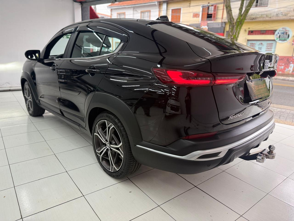 Fiat FASTBACK Preto