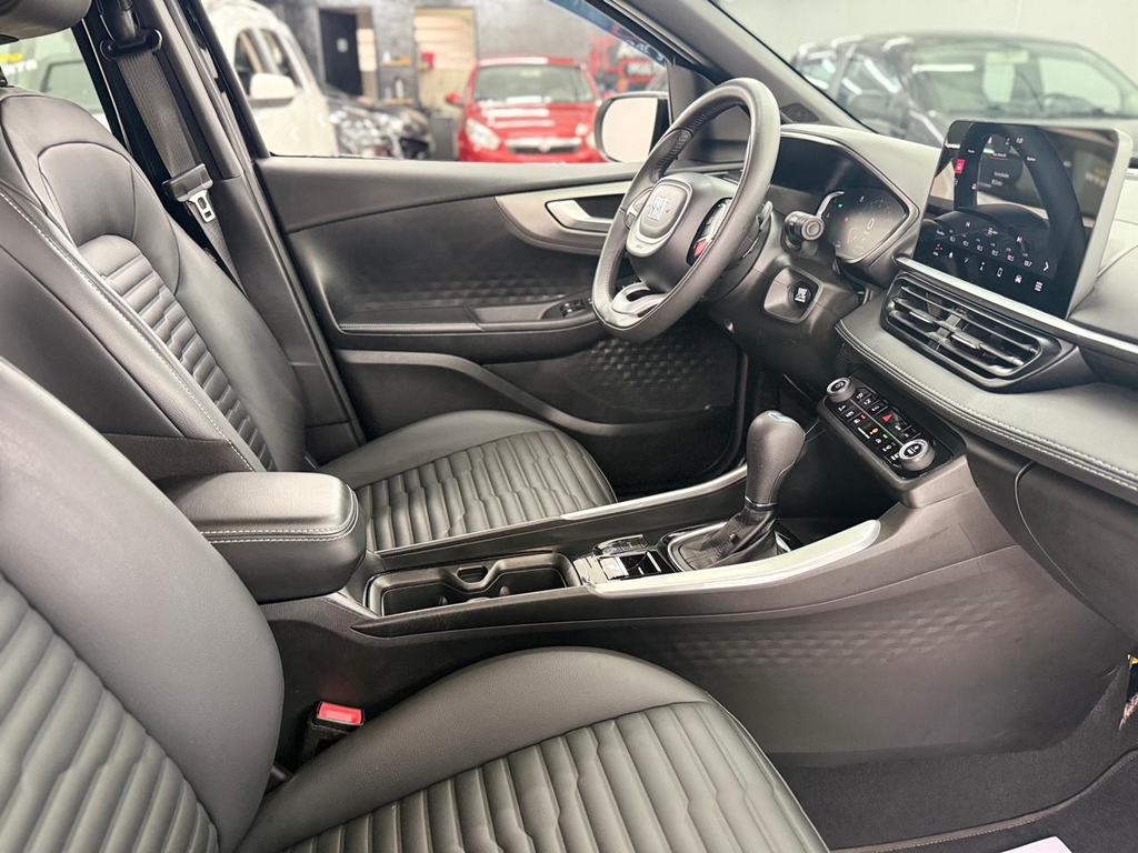 Fiat FASTBACK Preto