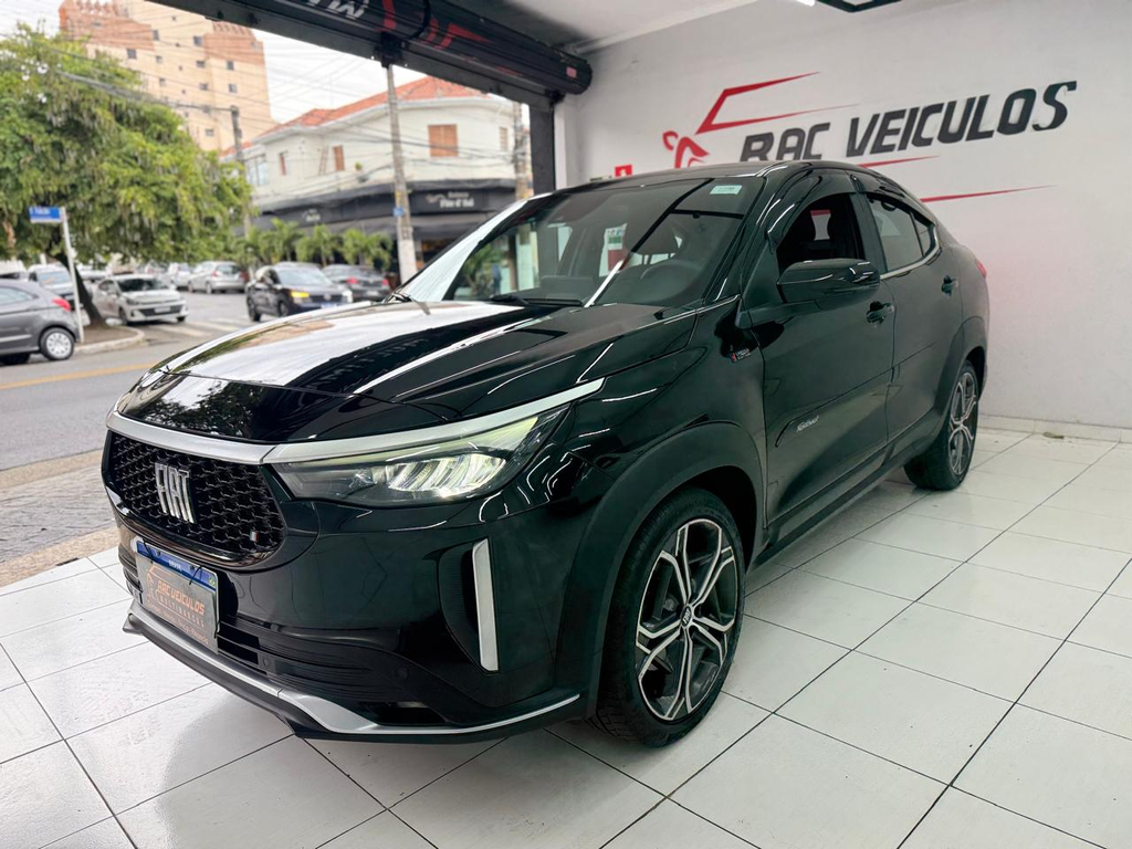 Fiat FASTBACK Preto