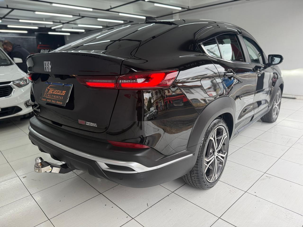 Fiat FASTBACK Preto