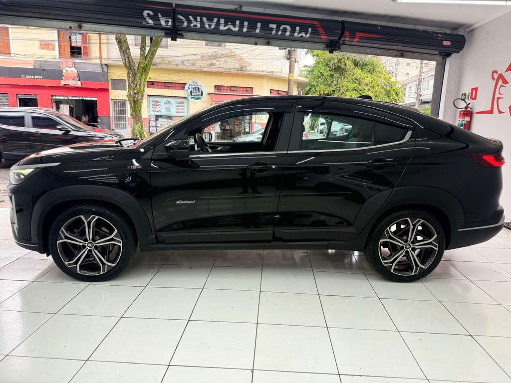 Fiat FASTBACK Preto