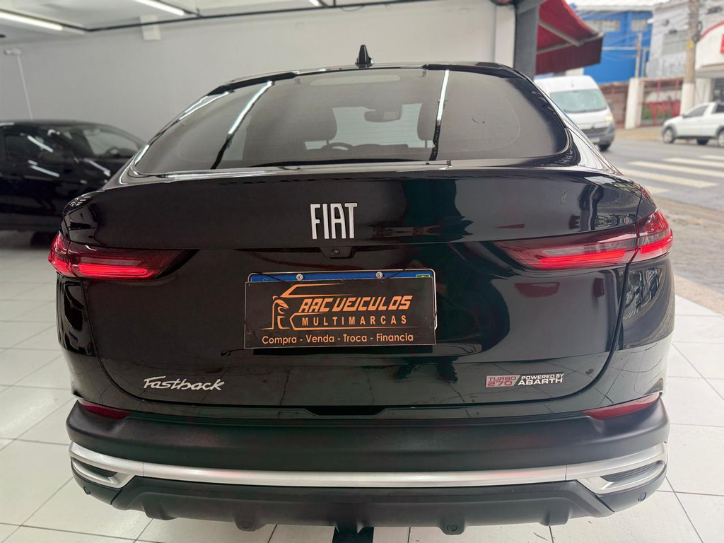 Fiat FASTBACK Preto