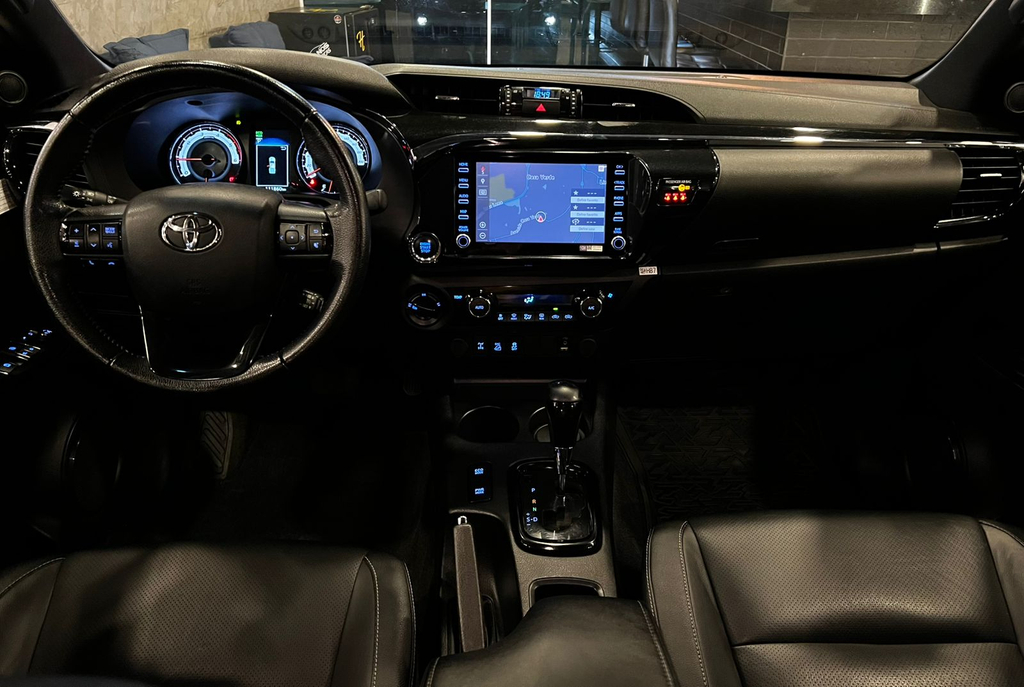 Toyota Hilux Cabine Dupla Preto