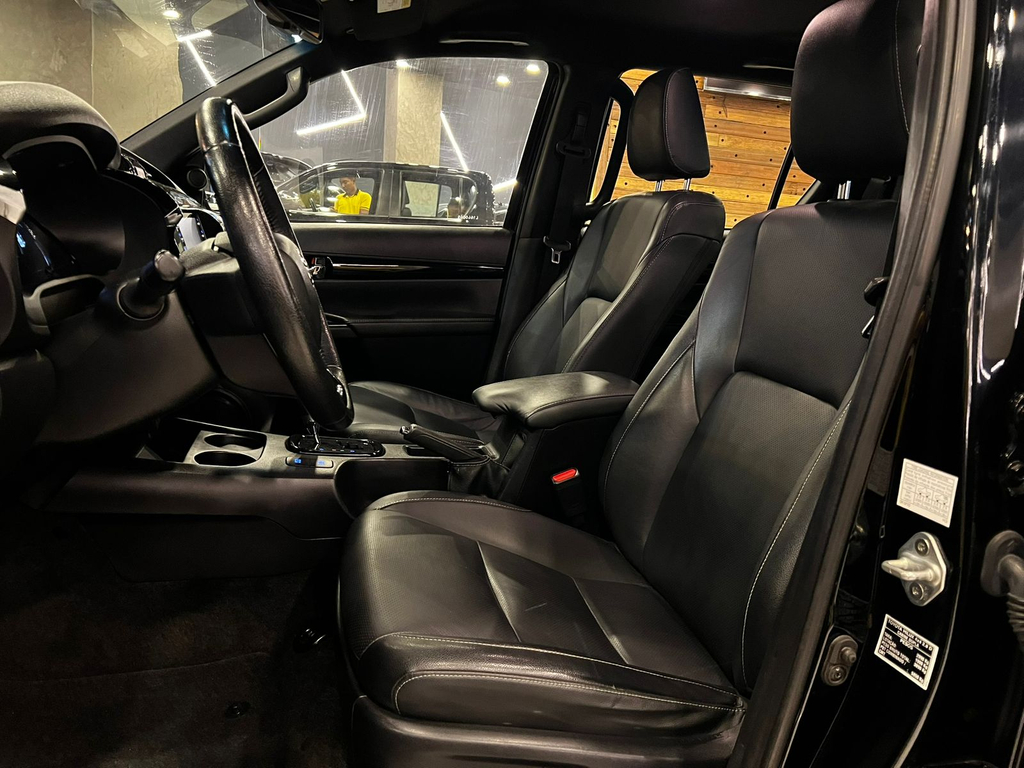 Toyota Hilux Cabine Dupla Preto