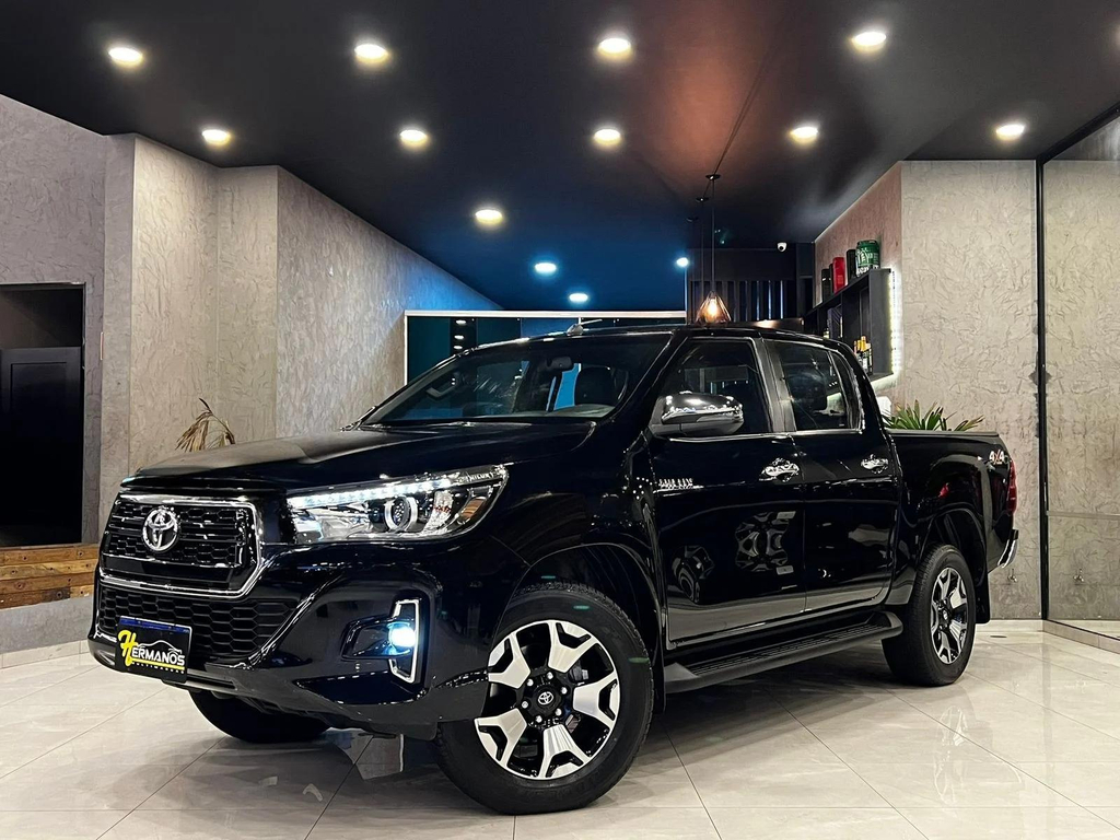 Toyota Hilux Cabine Dupla Preto