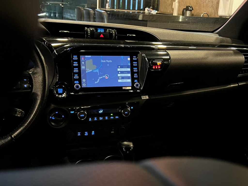 Toyota Hilux Cabine Dupla Preto