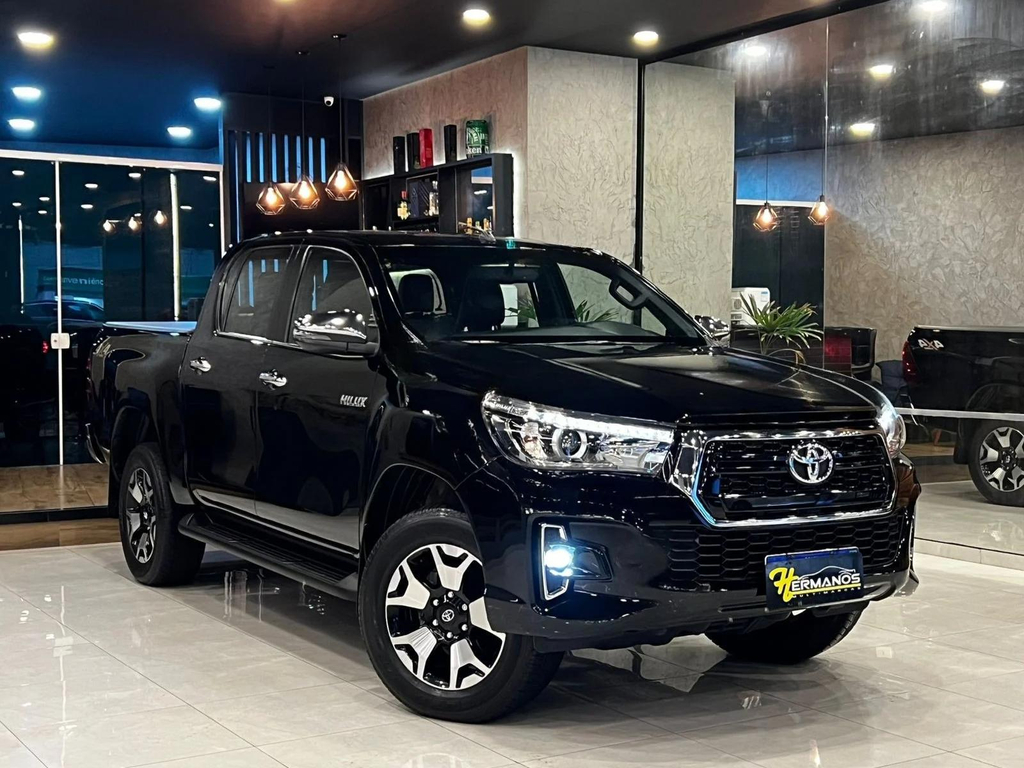 Toyota Hilux Cabine Dupla Preto