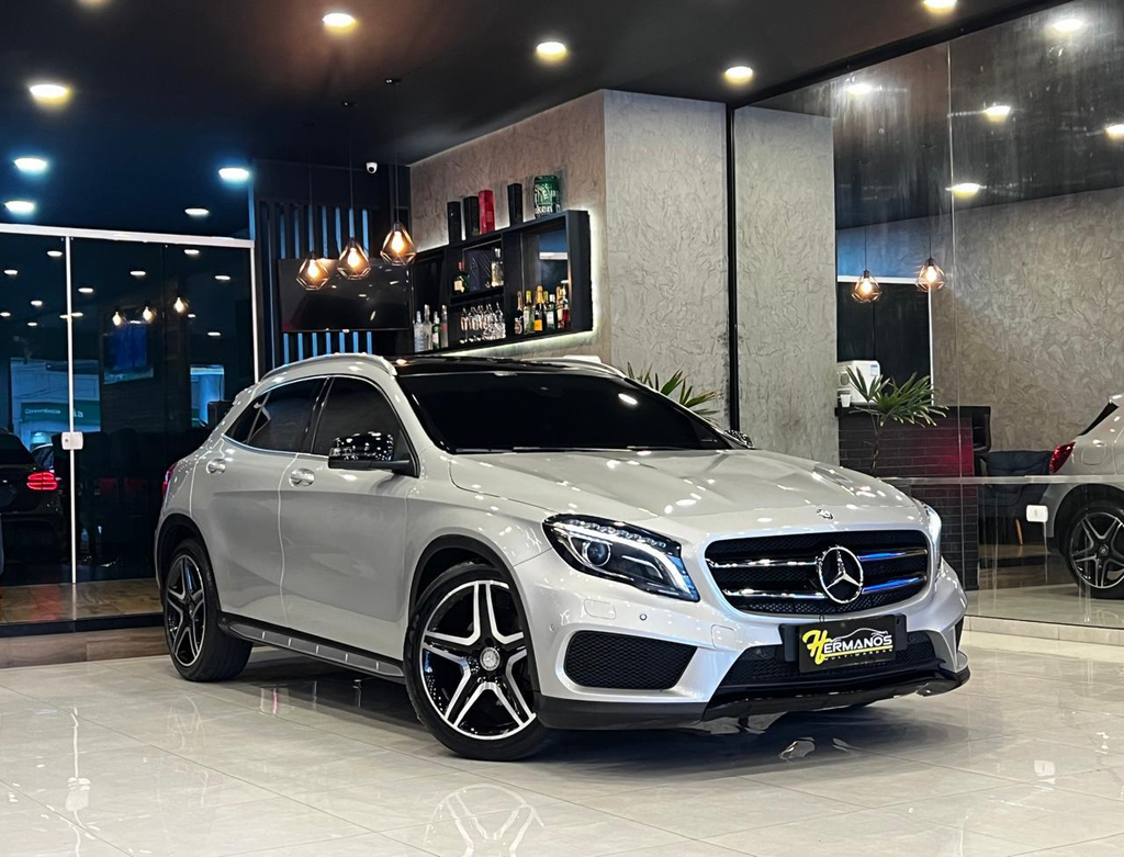 Mercedes Benz GLA-250 Cinza