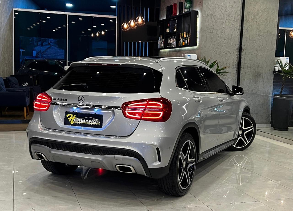 Mercedes Benz GLA-250 Cinza