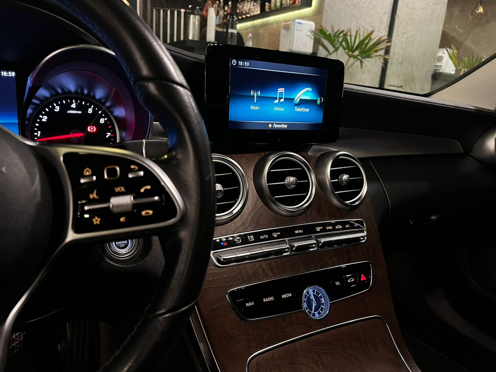 Mercedes Benz C-180 Preto