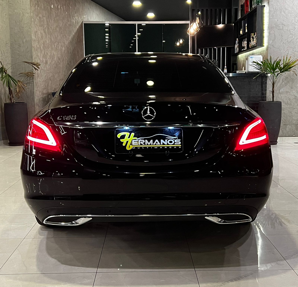 Mercedes Benz C-180 Preto