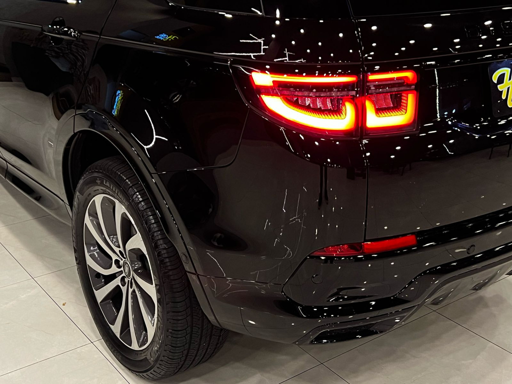Land Rover Discovery Sport Preto