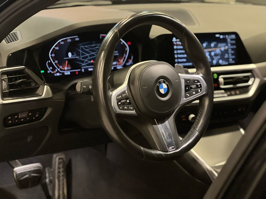 BMW 320i Preto
