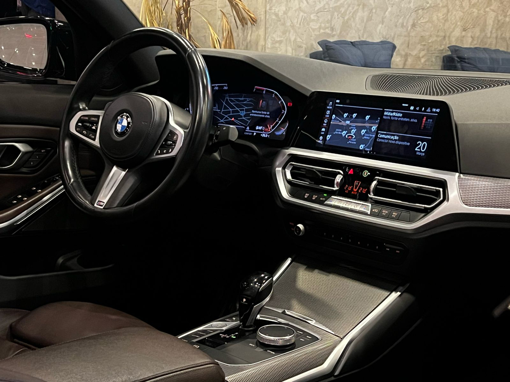 BMW 320i Preto