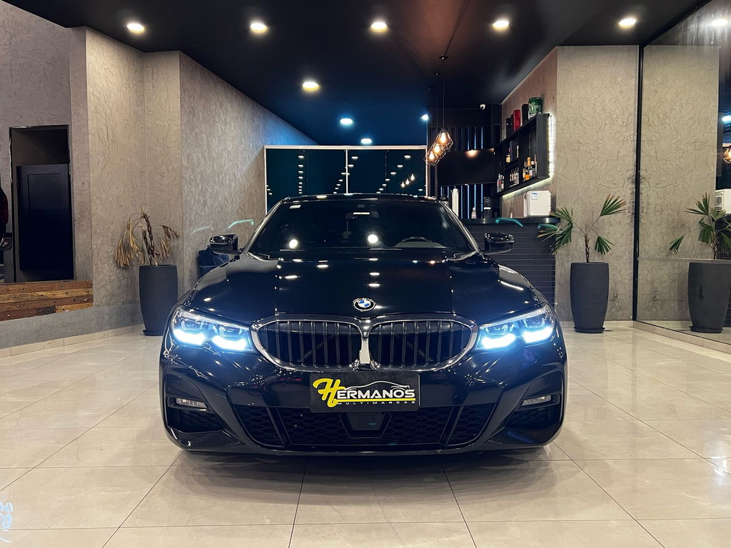 BMW 320i Preto