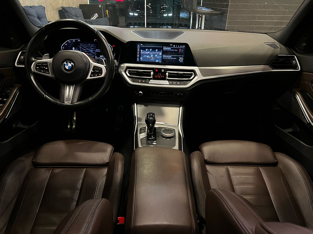 BMW 320i Preto