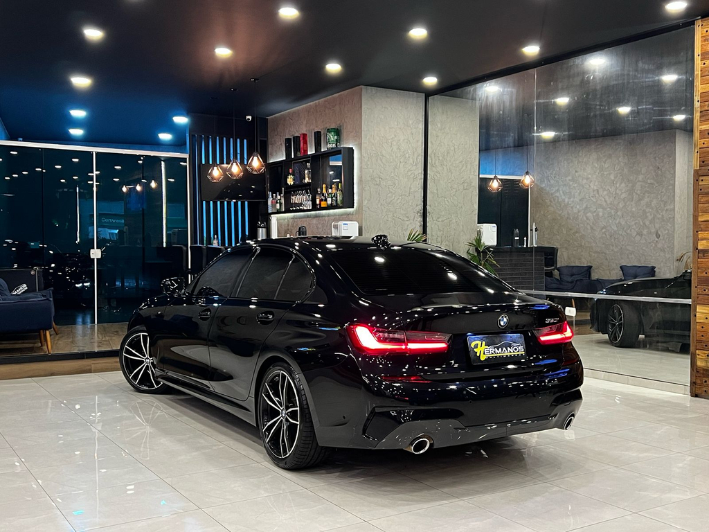 BMW 320i Preto