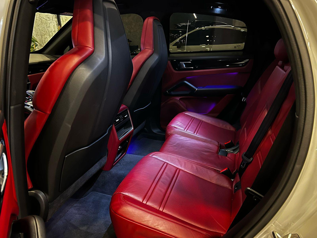 Porsche Cayenne Cinza