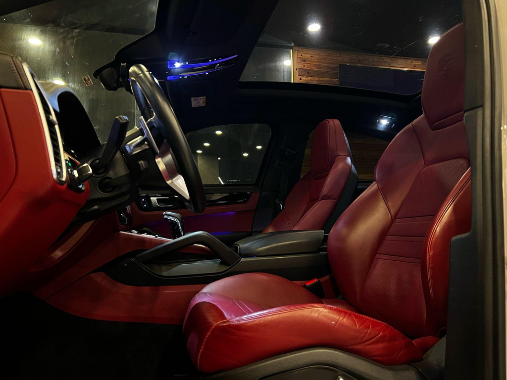 Porsche Cayenne Cinza