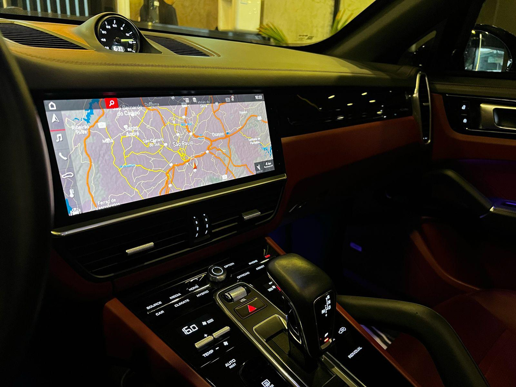 Porsche Cayenne Cinza