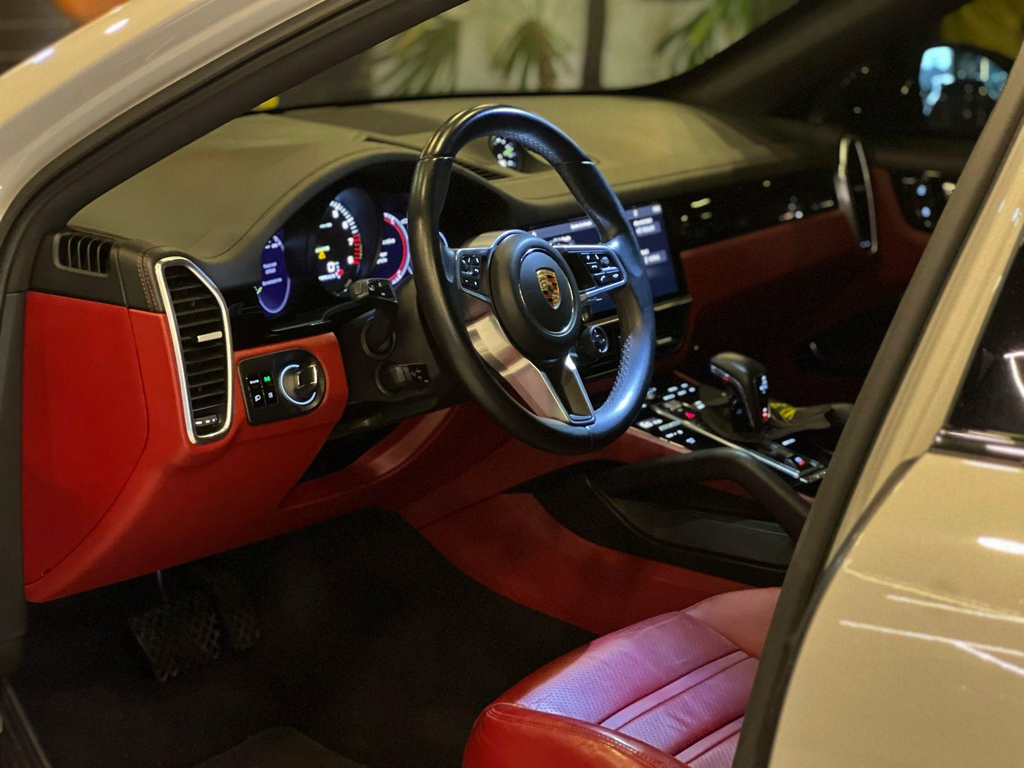 Porsche Cayenne Cinza