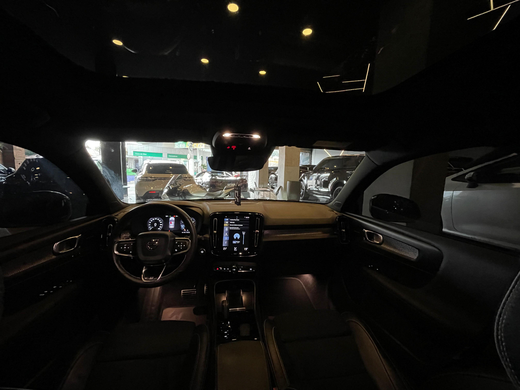 Volvo XC40 Preto