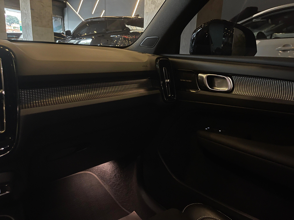 Volvo XC40 Preto