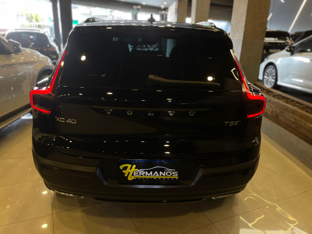 Volvo XC40 Preto
