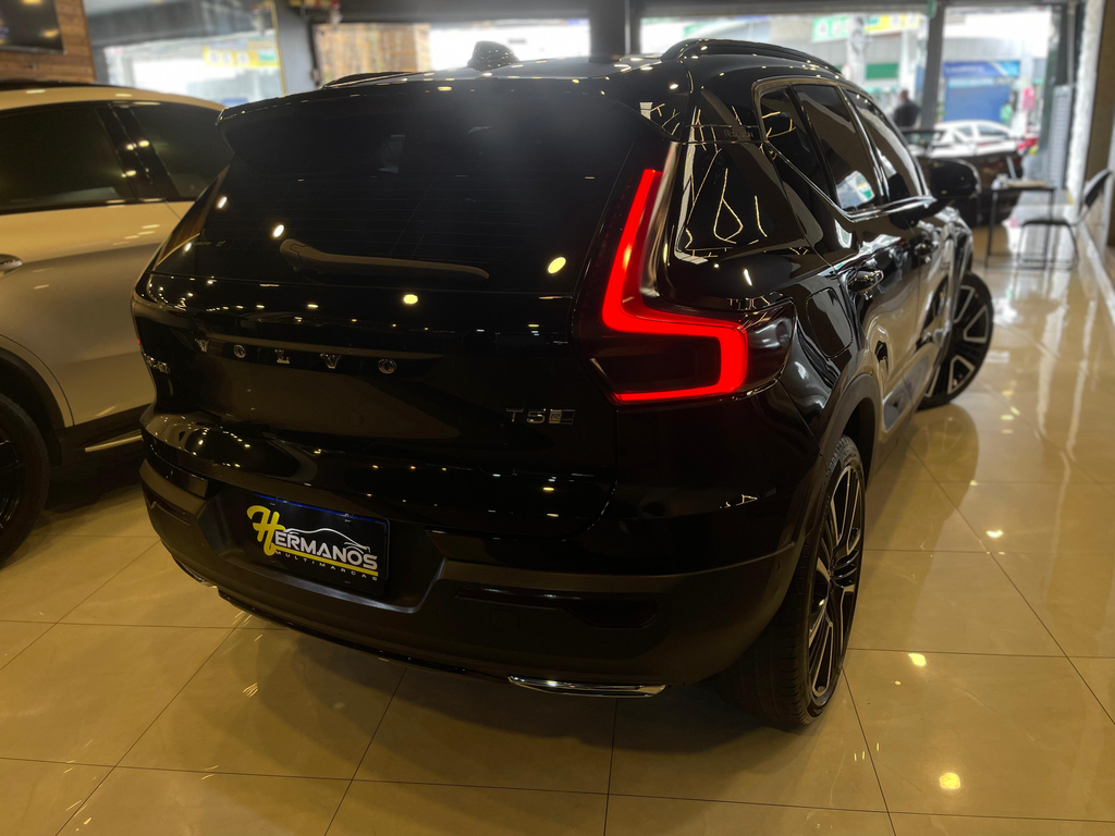 Volvo XC40 Preto