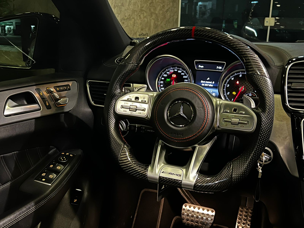 Mercedes Benz GLE-400 Prata