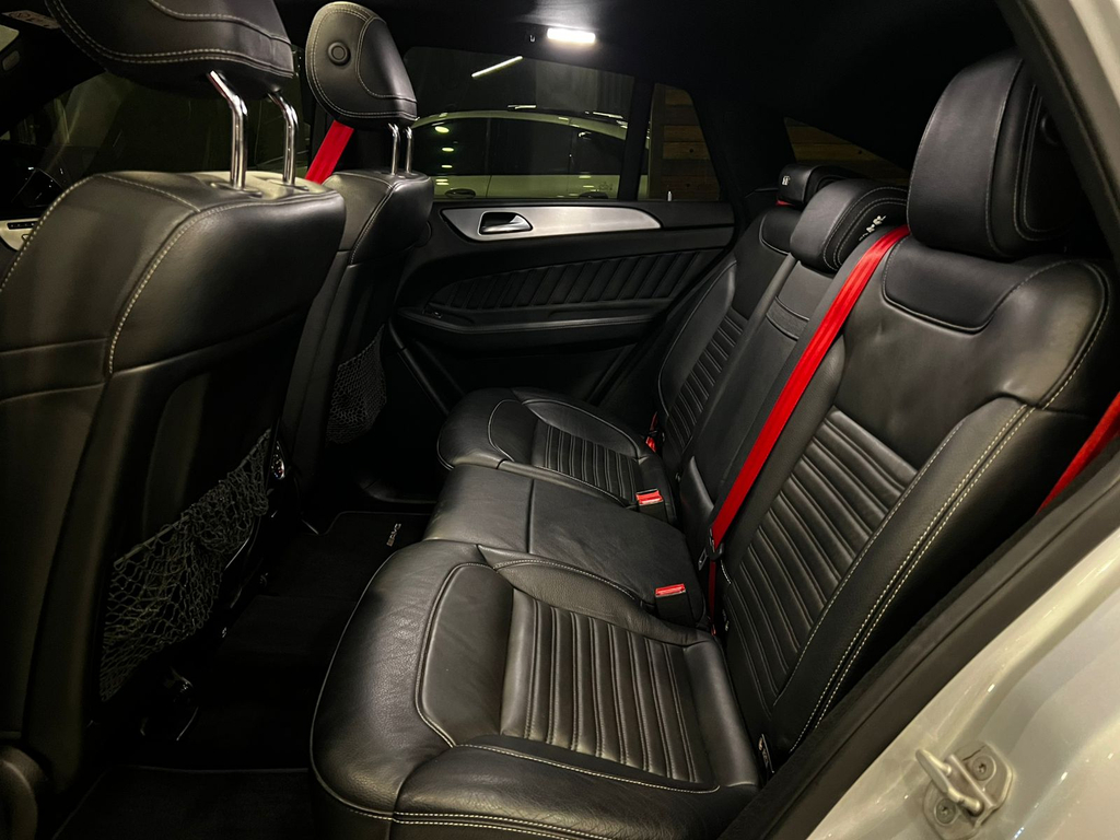 Mercedes Benz GLE-400 Prata