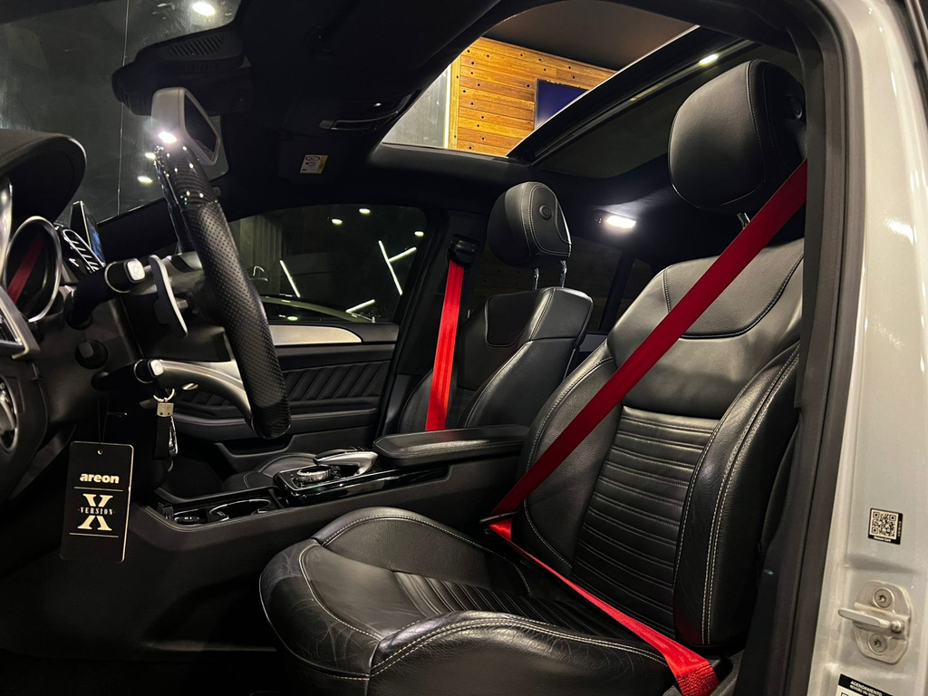 Mercedes Benz GLE-400 Prata