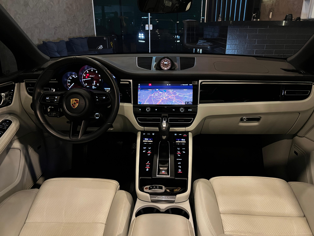 Porsche Macan Cinza