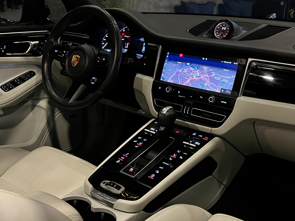 Porsche Macan Cinza