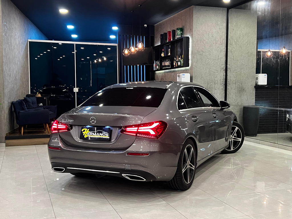 Mercedes Benz A 200 Sedan Cinza