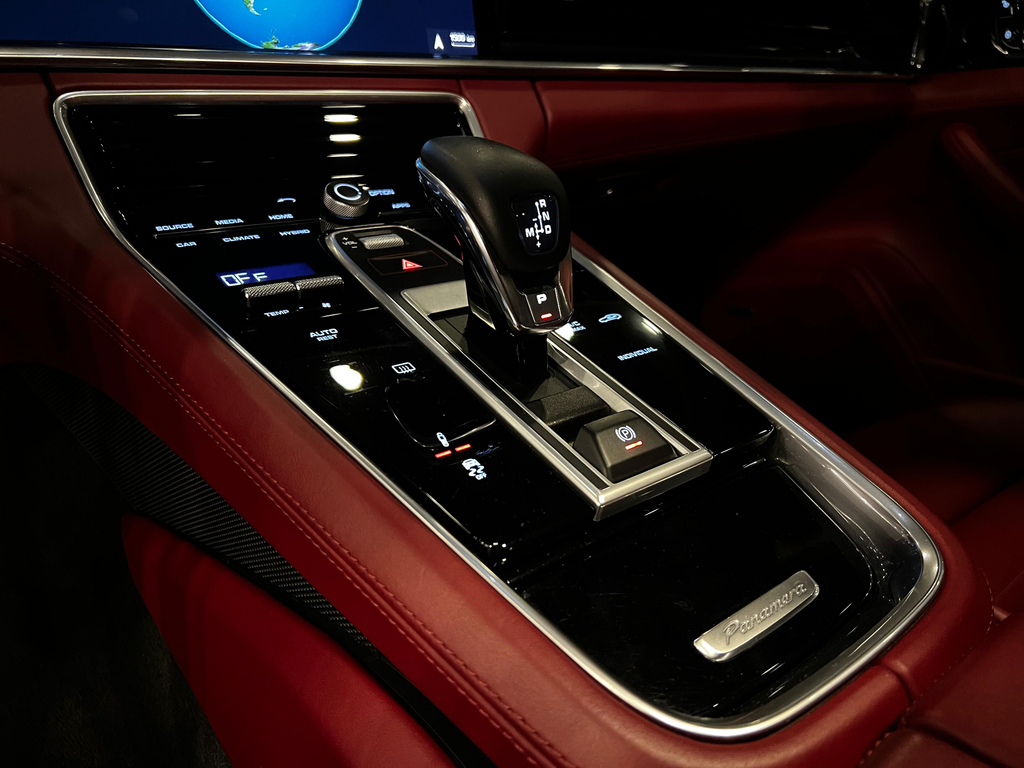 Porsche Panamera Cinza