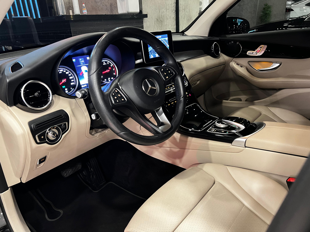 Mercedes Benz GLC 250 Preto