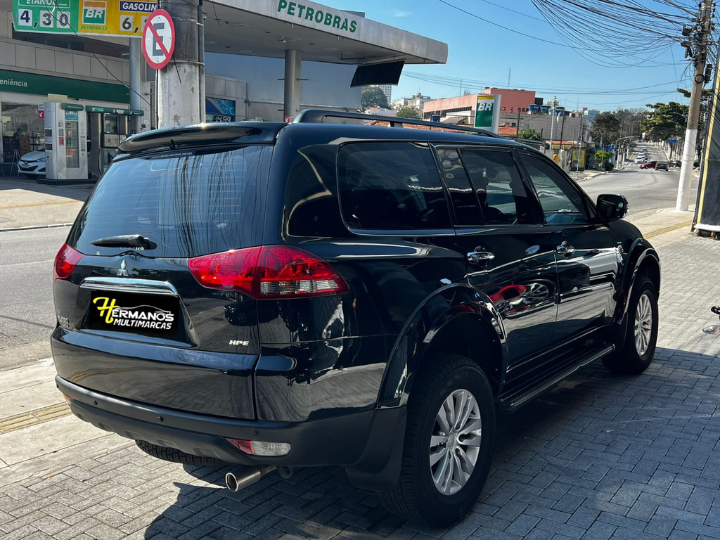 Mitsubishi Pajero Preto