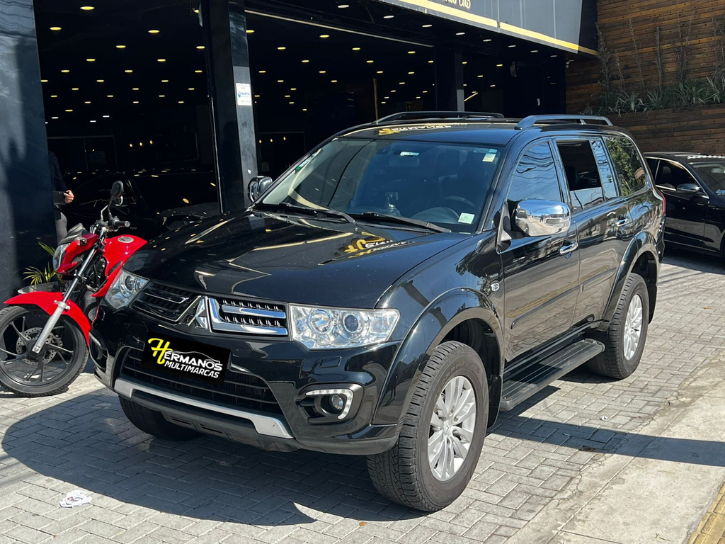 Mitsubishi Pajero Preto