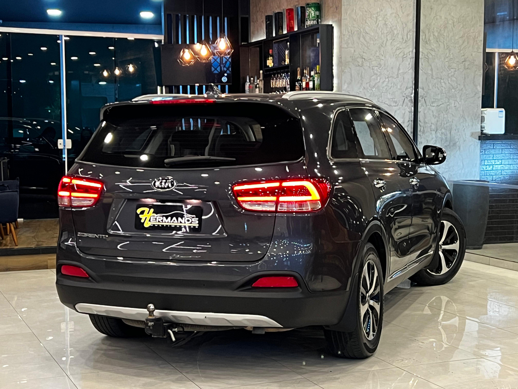 Kia Sorento Cinza