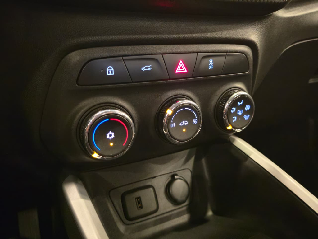 Chevrolet Onix Vermelho