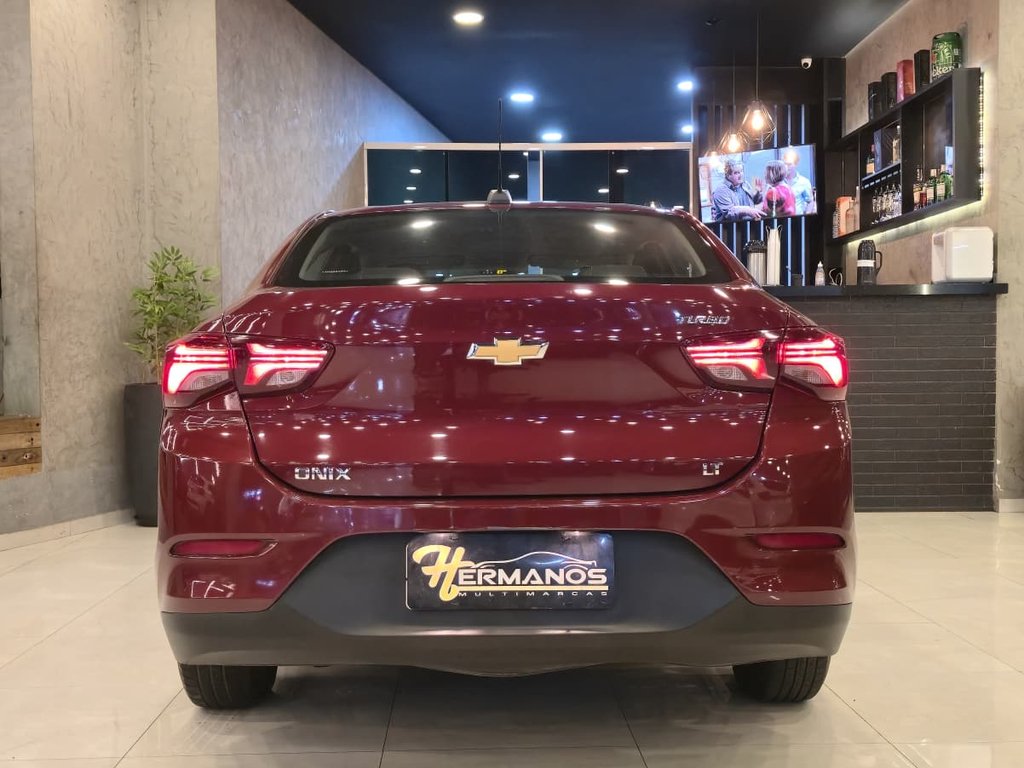 Chevrolet Onix Vermelho