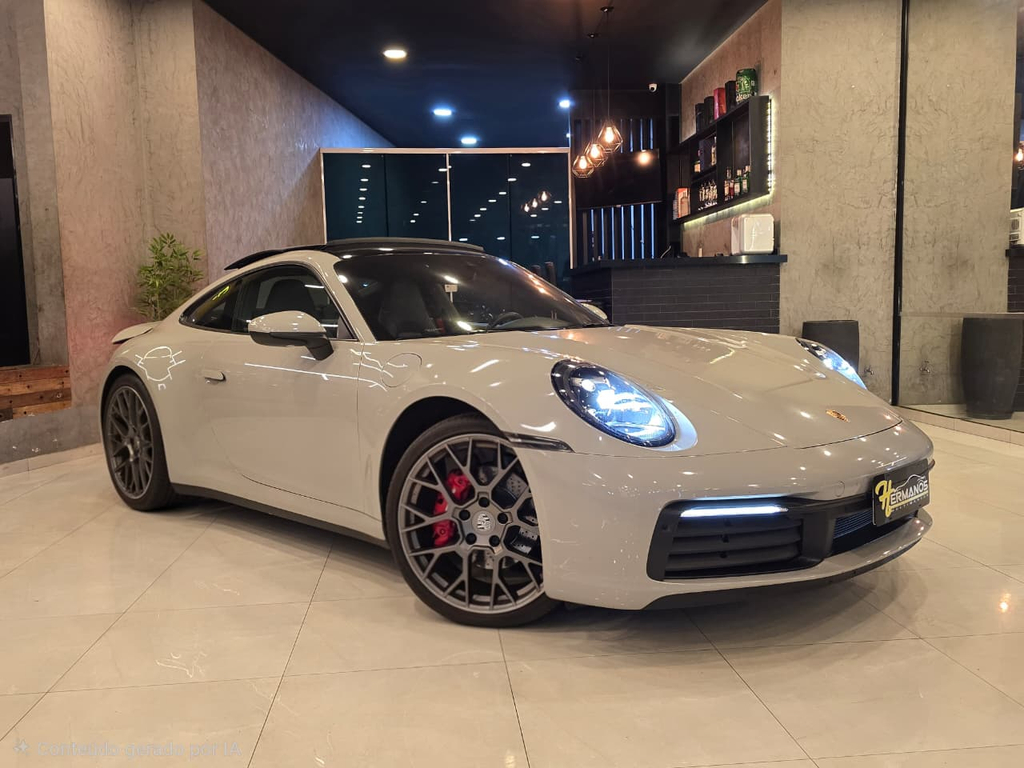 Porsche 911 Cinza