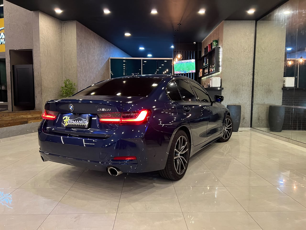 BMW Série 3 Azul