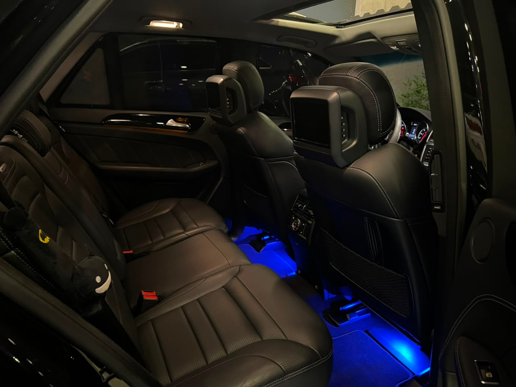 Mercedes Benz ML-63 AMG Preto