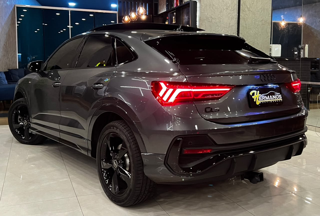 Audi Q3 Cinza