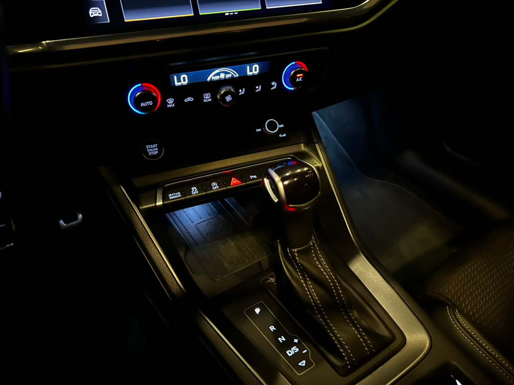 Audi Q3 Cinza