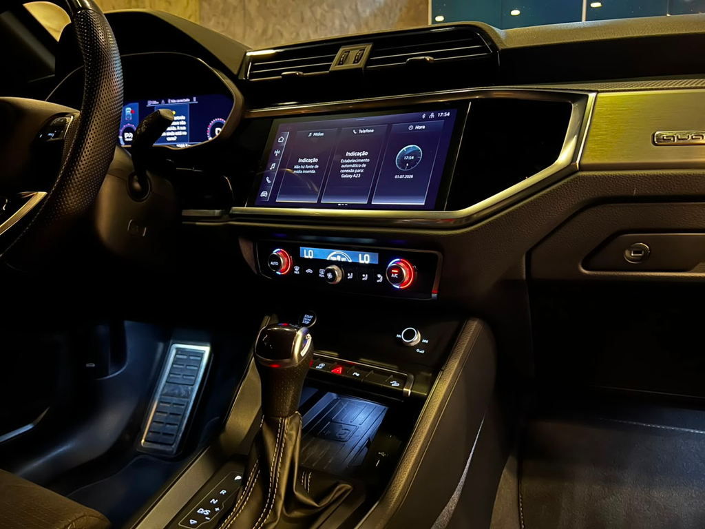 Audi Q3 Cinza
