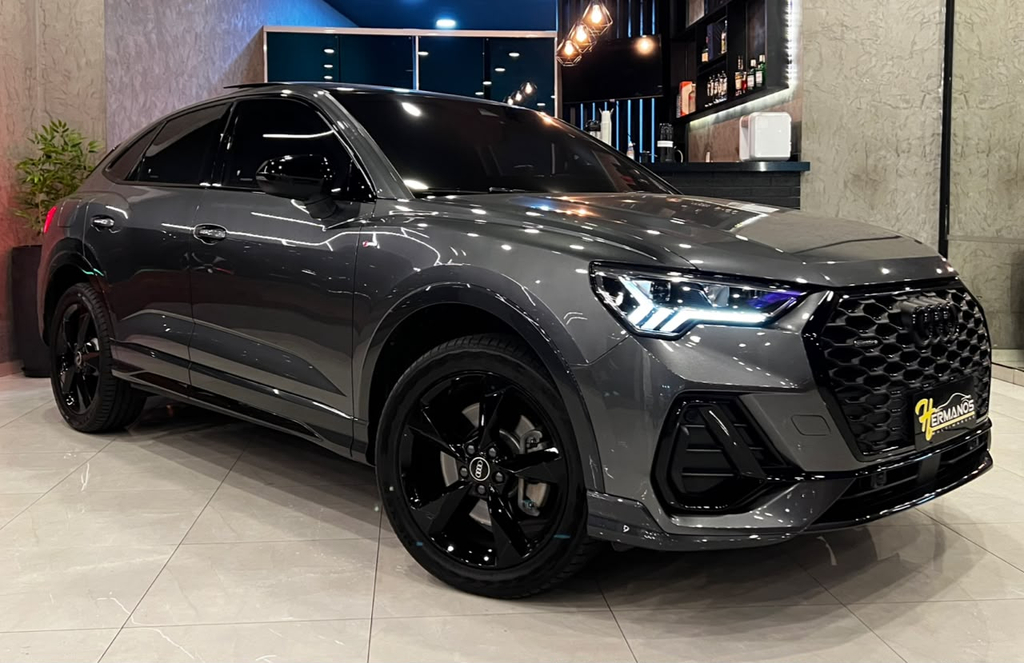 Audi Q3 Cinza
